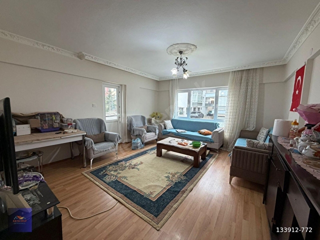 KAYADAN CADDE DİBİ 1.KAT ÇİFT BALKON ACİL SATILIK 3+1 DAİRE !!