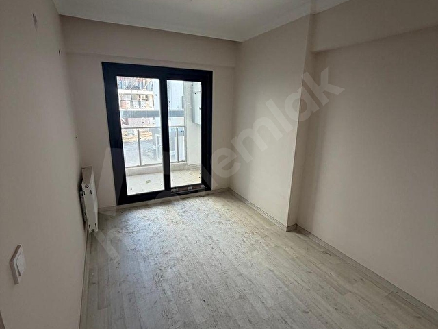SEYREK ANA CADDEDE KİRALIK 1+1 DAİRE - Görsel 7