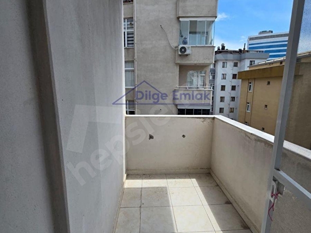 Bostancı Metroya Yakın 2+1 Balkonlu Kiralık Daire - Görsel 6