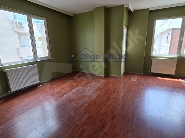 Bostancı Metroya Yakın 2+1 Balkonlu Kiralık Daire - Görsel 5