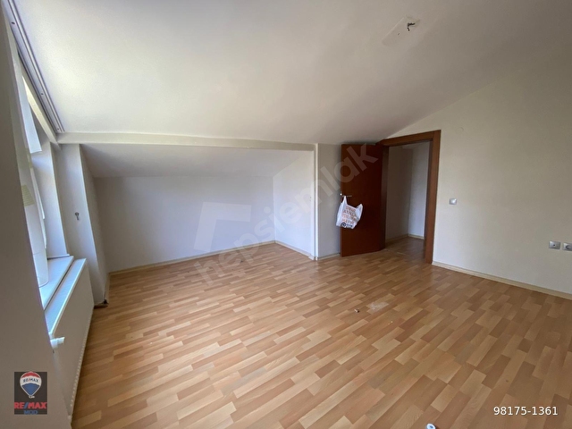 1000 m² ARSADA 7+1 LÜKS MÜSTAKİL VİLLA REMAX MOD GÜVENCESİYLE - Görsel 27