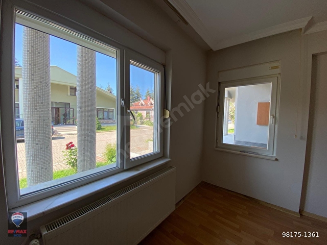 1000 m² ARSADA 7+1 LÜKS MÜSTAKİL VİLLA REMAX MOD GÜVENCESİYLE - Görsel 10