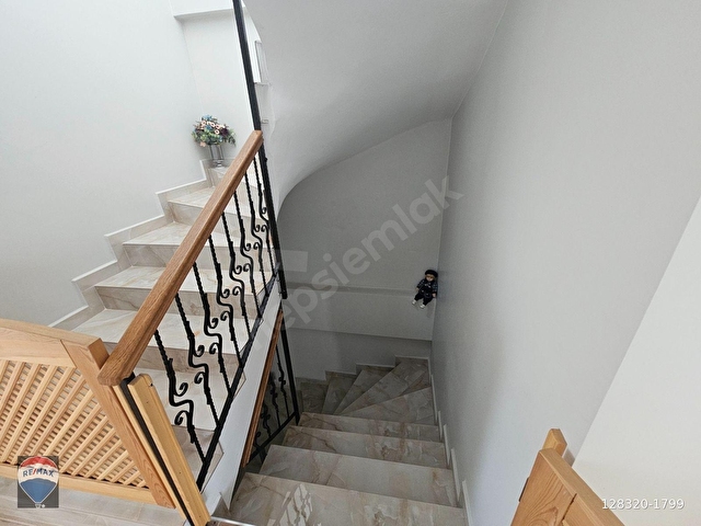Remax Maviden Merkezi Konumda | 230 m² | 6+1 Yeni Tripleks - Görsel 14