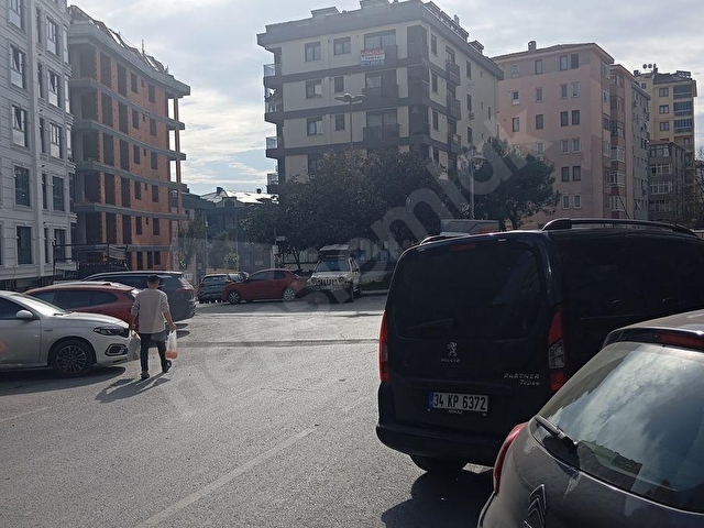 Beşiktaş Dikilitaş çarşı emirhan caddede fırsat dükkan 180 m2 - Görsel 16