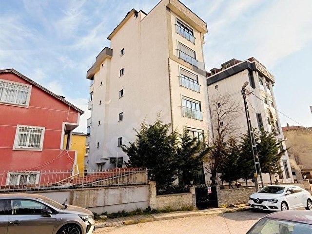 KAPALI OTOPARKLI-KATTA TEK-MUAZZAM GENİŞ-METROYA 3 DAKİKA-3+1 - Görsel 2