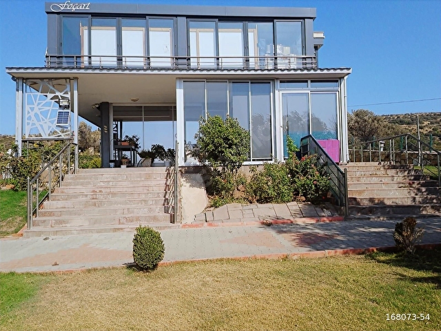 FOÇA 1676 M2 ARSA İÇNDE DENİZ MNZARALI 3+1 SATLIK MÜSTAKİL VİLLA