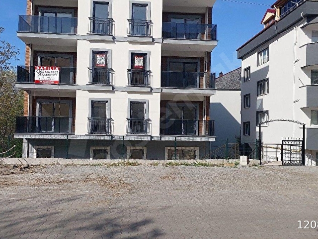 ZONGULDAK ÇAYCUMA FİLYOS MERKEZDE  SAHILDE DENİZE 300 MT. EBEVEYN BANYO LU 2+1 ARA KAT SATILIK DAİRE - Görsel 2