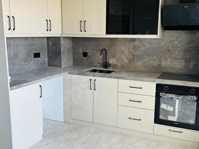 SİTE İÇERİSİNDE GENİŞ PEYZAJLI LÜKS 3+1 DAİRE - Görsel 7