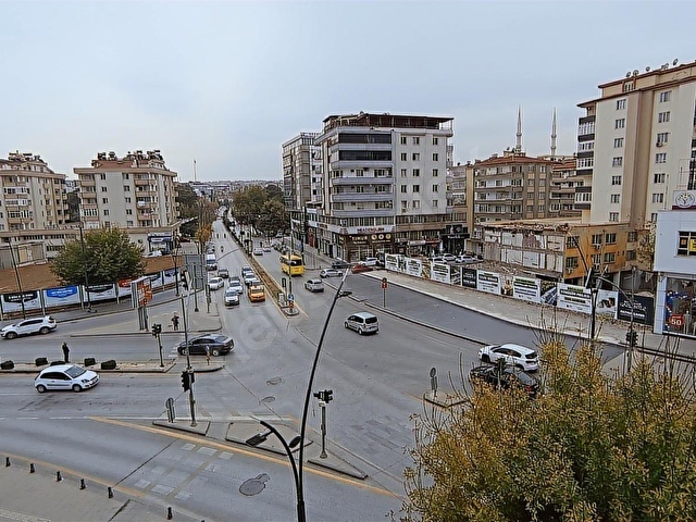 DEĞİRMİÇEM MAHALLESİNDE PARK İŞ MERKEZİNDE SATILIK GENİŞ OFİS - Görsel 17