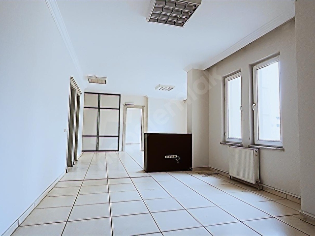 DEĞİRMİÇEM MAHALLESİNDE PARK İŞ MERKEZİNDE SATILIK GENİŞ OFİS - Görsel 7