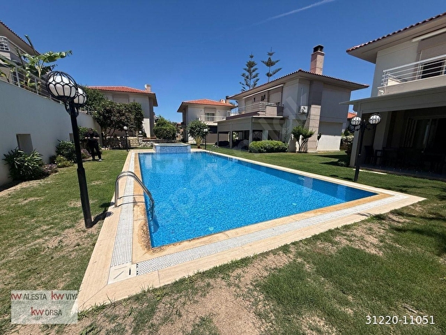 Alaçatı Hacımemiş’de Havuzlu Sitede Bahçeli 4+1 Müstakil Villa - Görsel 6