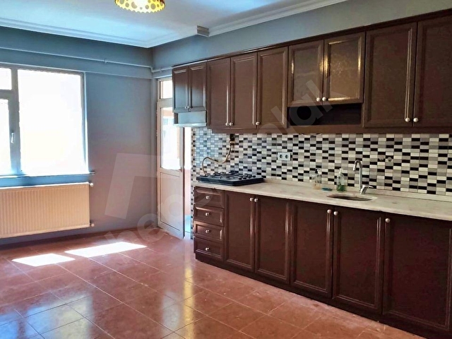 Esentepede Kiralık Daire 3+1 Gayrettepe Metro Yakını Asansörlü
