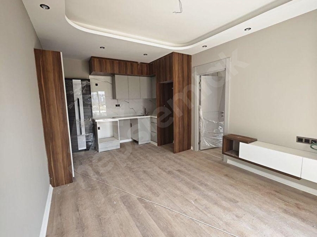 SARIÇAM GÜLTEPEDE YATIRIMA UYGUN LÜKS İŞÇİLİKLİ 1+1 DAİRE!!! - Görsel 2