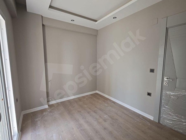 SARIÇAM GÜLTEPEDE YATIRIMA UYGUN LÜKS İŞÇİLİKLİ 1+1 DAİRE!!! - Görsel 13