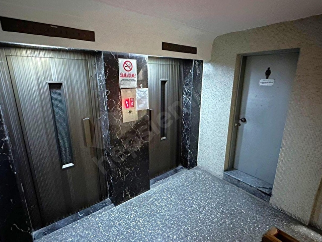 Gıda Çarşısı Cadde Üzeri İş Merkezinde Ofis - Görsel 10