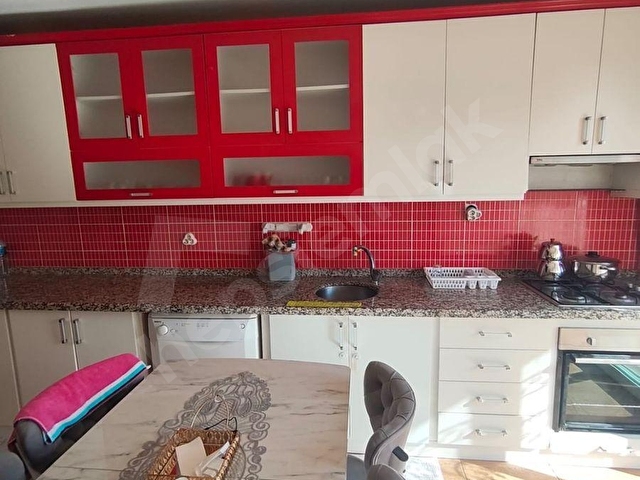 MÜNEVVER ÇELENK GAYRİMENKUL TÜTÜNCÜ CAMİ ALTI KİRALIK 3+1 DAİRE - Görsel 7