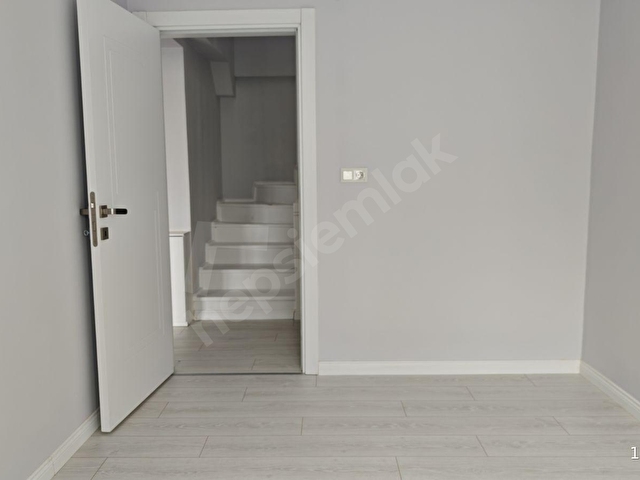 Boğaz Manzaralı 35 m² Teras + 145 m² Net 5+1 Geniş Dubleks - Görsel 19