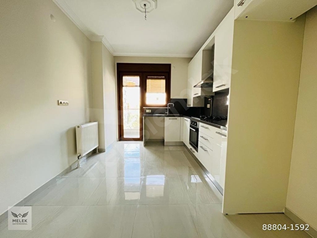 Kozyatağı Merkezde 3+1 145m2 Kombili Balkonlu Ebeveynli 8 yıllık - Görsel 18