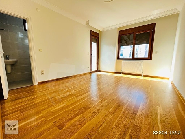 Kozyatağı Merkezde 3+1 145m2 Kombili Balkonlu Ebeveynli 8 yıllık - Görsel 24
