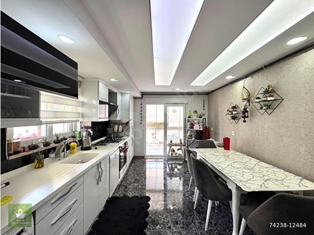 YENİGÜNDE FULL KAPSAMLI SİTE İÇİ GENİŞ KOMBİLİ FIRSAT 2+1 DAİRE