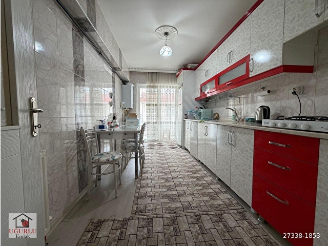 MERKEZDE, GENİŞ, FERAH CAM BALKONLU, ASANSÖRLÜ, ARA KATTA, SATILIK DAİRE, UĞURLU EMLAK - Görsel 2