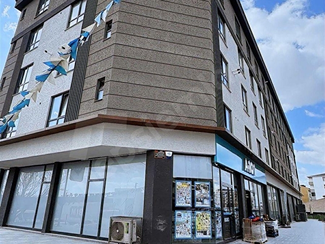 Çerkezköy Fevzi paşa mahallesinde ana cadde üzerinde 1+1