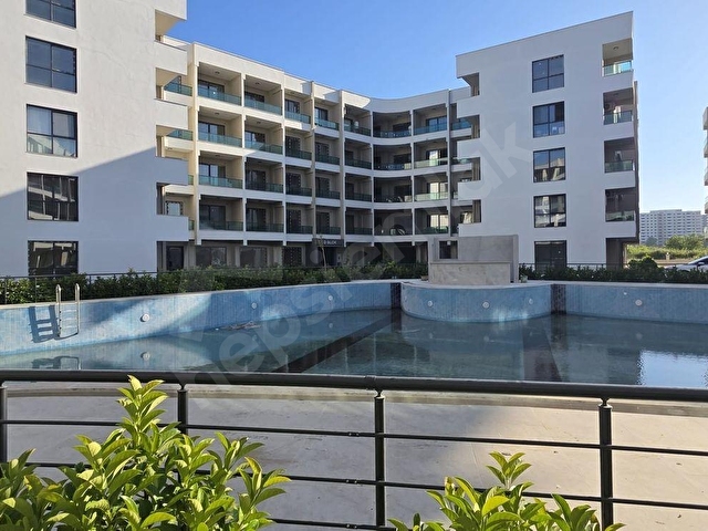 ROYAL EMLAK MERSİN TÖMÜK MAH YATAY MİMARİ TATİL KÖYÜNDE SATILIK 1+1 YAZLIK DAİRE DENİZE YAKIN - Görsel 21