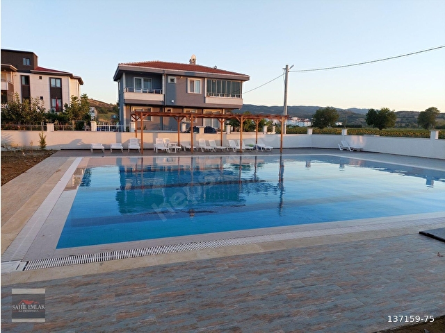 SAHİL EMLAKTAN KUMBAĞDA 2+1 SATILIK ÇİFT HAVUZLU DAİRE SIFIR