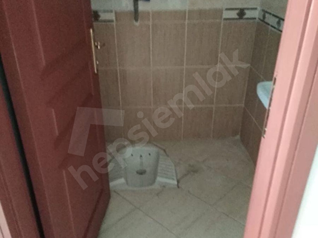 Bağlar CD’sinde 3+1 katta ön cepe ferah ve güneş alan yapılı daire. - Görsel 13
