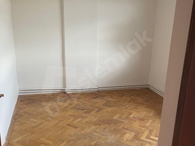 Bağlar CD’sinde 3+1 katta ön cepe ferah ve güneş alan yapılı daire. - Görsel 18