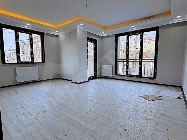 ARNAVUTKÖY KARLIBAYIR MAH.SATILIK KULLANIŞLI 2+1 100M2 1.KAT - Görsel 11