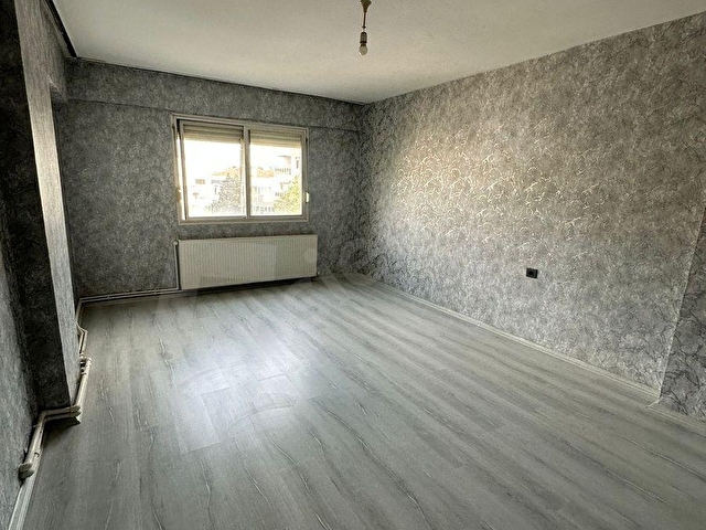 Bornova Süvari Caddesinde Satılık 2+1 Yatırımlık Daire - Görsel 4