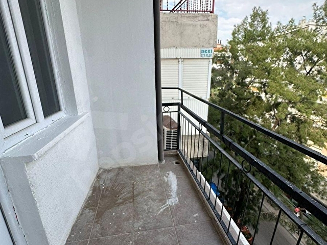 Bornova Süvari Caddesinde Satılık 2+1 Yatırımlık Daire - Görsel 7