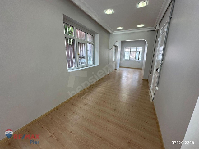 KARAKÖY SELANIK HAN’DA YÜKSEK TAVANLI CUMBALI KIRALIK OFIS - Görsel 2