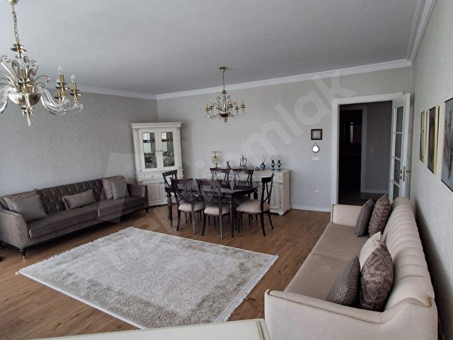 GARANTİDEN YÜZÜNCÜ YILA ÇUKURAMBARIN ORTASINDA HARİKA KONUMDA  5 KAT4+1 190 M2 SATILIK DAİRE - Görsel 10