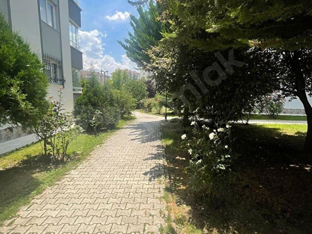 POLAT LİVEDAN İLKYERLEŞİM MAHALLESİNDE 135M2 EBEVEYN BANYO 3+1 - Görsel 3