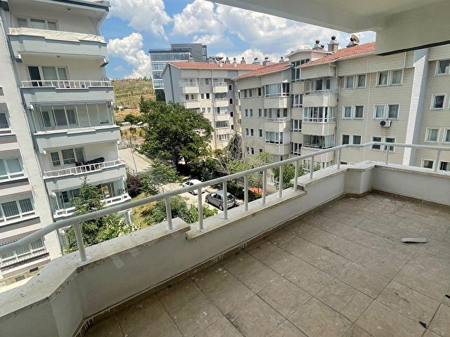 POLAT LİVEDAN İLKYERLEŞİM MAHALLESİNDE 135M2 EBEVEYN BANYO 3+1 - Görsel 13