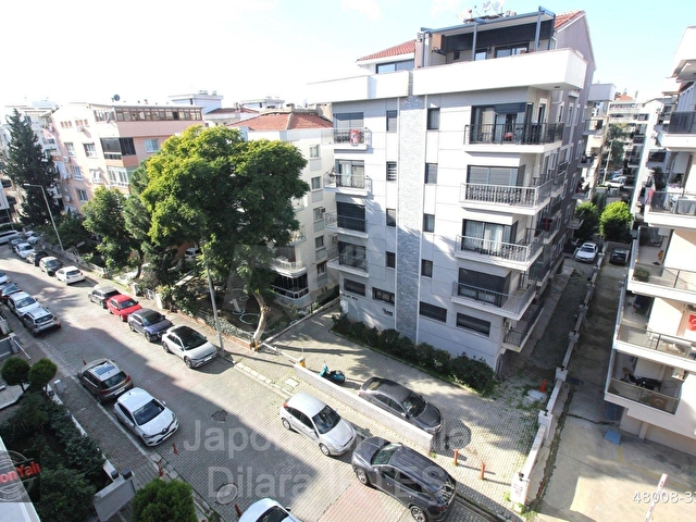 Bostanlı Merkezde Yeni Bina 4+1 Otoparklı, Teraslı, Dubleks Satılık Daire
