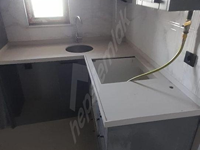 YENİ MAHALLEDE AYRI MUTFAKLI DENİZ MANZARALI 2+0 FIRSAT DAİRE