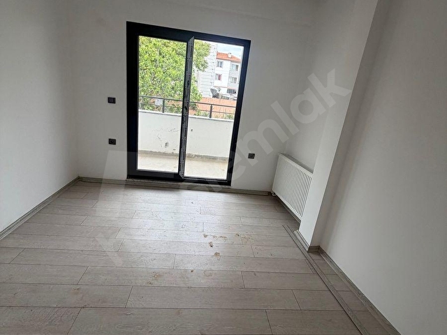 ✅ GÖMEÇTE LİSENİN KARŞISINDA SATILIK 1+1 - Görsel 11