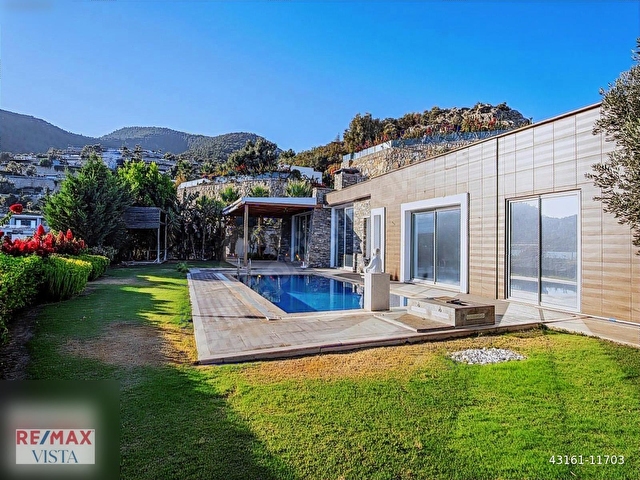 BODRUM KONACIK ACROPOL SİTESİNDE EŞSİZ MANZARALI, SATILIK VİLLA