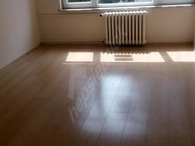 SİTEDE 2+1 AİLE APARTMANI GÜNEŞ ALAN FERAH VE GENİŞ ,MASRAFSIZ DAİRE - Görsel 3