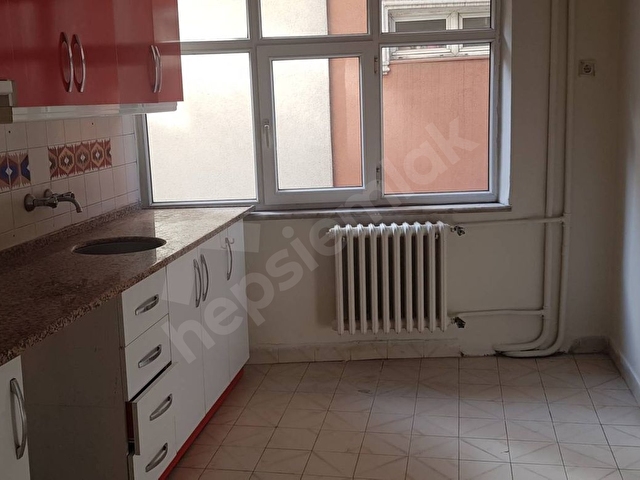 SİTEDE 2+1 AİLE APARTMANI GÜNEŞ ALAN FERAH VE GENİŞ ,MASRAFSIZ DAİRE - Görsel 9