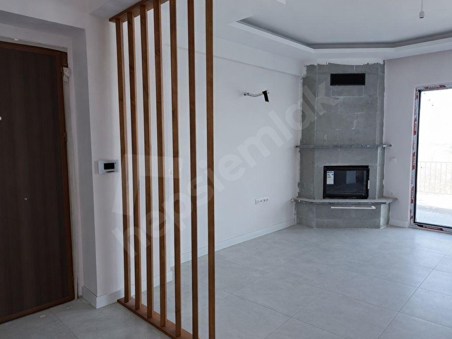 ÇANAKKALE ÇINARLIDA BUTİK SİTEDE 4,5+1 SATILIK VİLLA - Görsel 2
