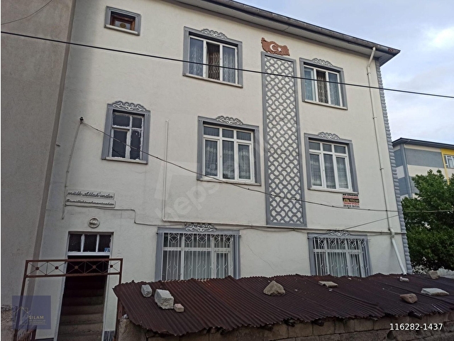 SILAM EMLAKTAN SAHİPATA MAH. 3+1 SATILIK ARAKAT DAİRE