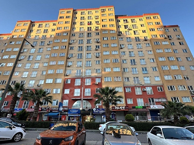 Beylikdüzü Metrobüse 3 DK Yürüme Mesafesinde 1+1 Satılık Daire