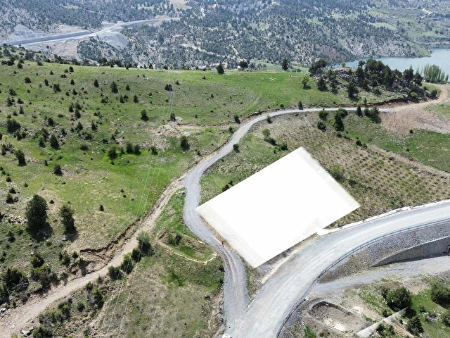DAP QUALİTYDEN SORGUNDA BARAJA YAKIN 1.700m2 SATILIK ARSA/TARLA