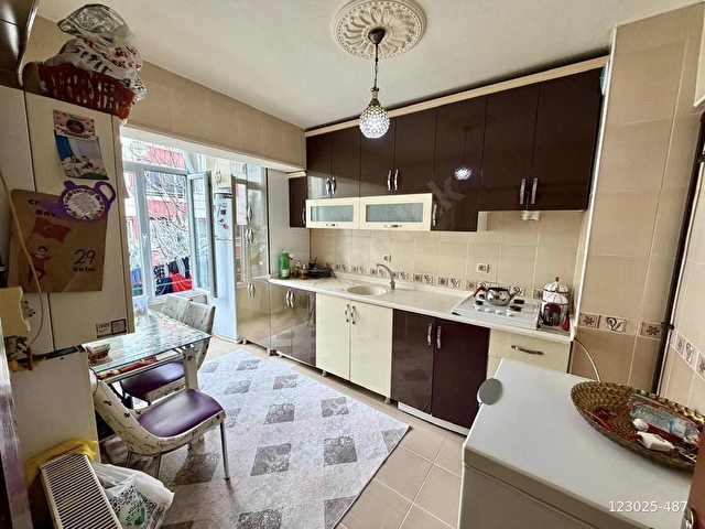ALSANCAK MAHDE ÖN CEPHE EMİNEVİME UYGUN 3+1 SATILIK DAİRE - Görsel 6