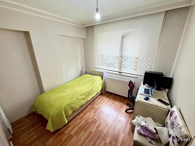 ALSANCAK MAHDE ÖN CEPHE EMİNEVİME UYGUN 3+1 SATILIK DAİRE - Görsel 14