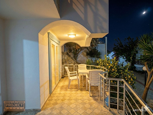 Kuşadası Kadınlar Denizinde 4+1 Havuzlu site içinde Villa - Görsel 15